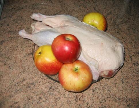 Продукты для приготовления утки с яблоками